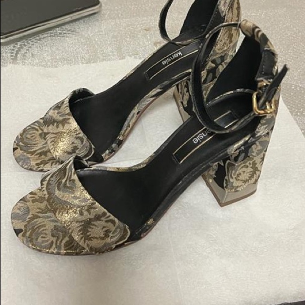 Kensie sandals / heels / pumps